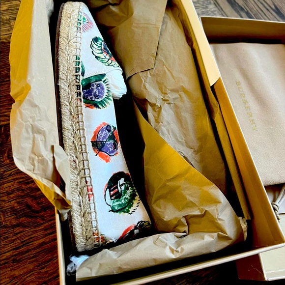 100% AUTHENTIC BRAND NEW BURBERRY HODGESON ABSTRACT MONSTER ESPADRILLE W/SZ:9 - Picture 6 of 6